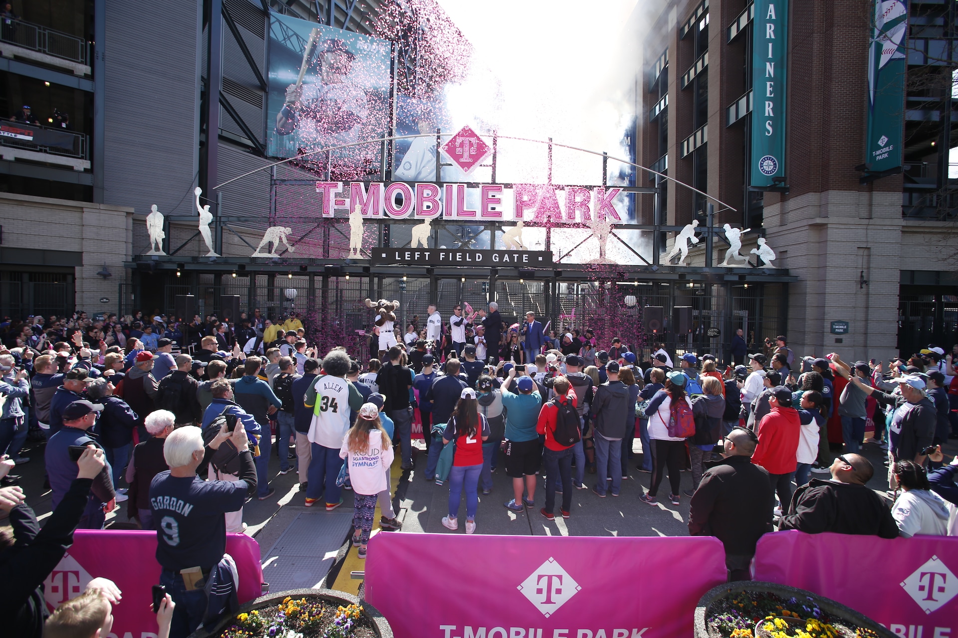 It's a Whole New Ballgame Welcome to Opening Day at T-Mobile Park! - T- Mobile Newsroom